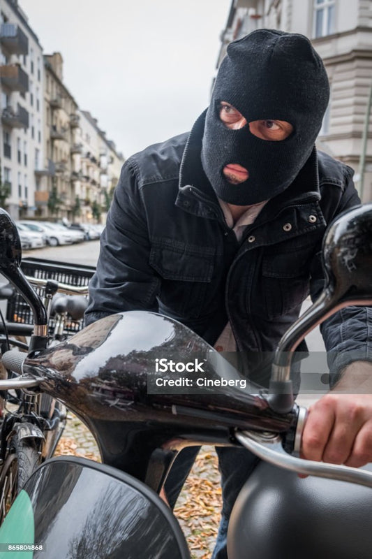 Quels sont les risques de laisser un véhicule sans surveillance ?